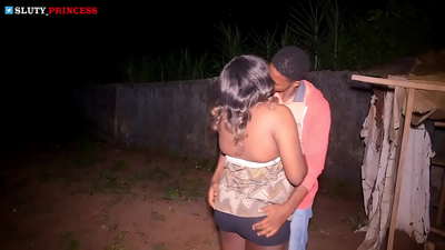 Rómánsacha sráide agus gnéas te le cailín chubby ón gclub